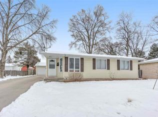 916 Coppens Rd, Green Bay, WI 54303