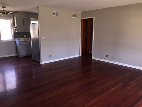 3rd image of 915 Arnold Ave