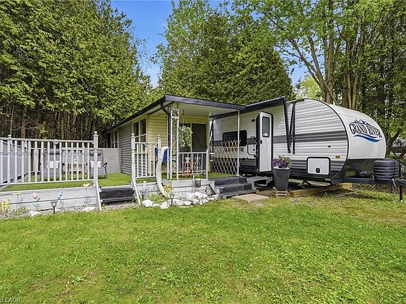 3rd image of 85 Eddie Ln