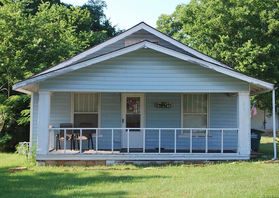1st image of 209 E Lincoln Ave