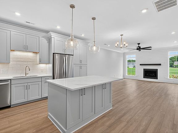 3rd image of 814 Turnberry Arch Cpe