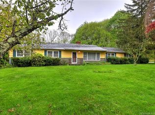 37 Hillston Rd, Trumbull, CT 06611