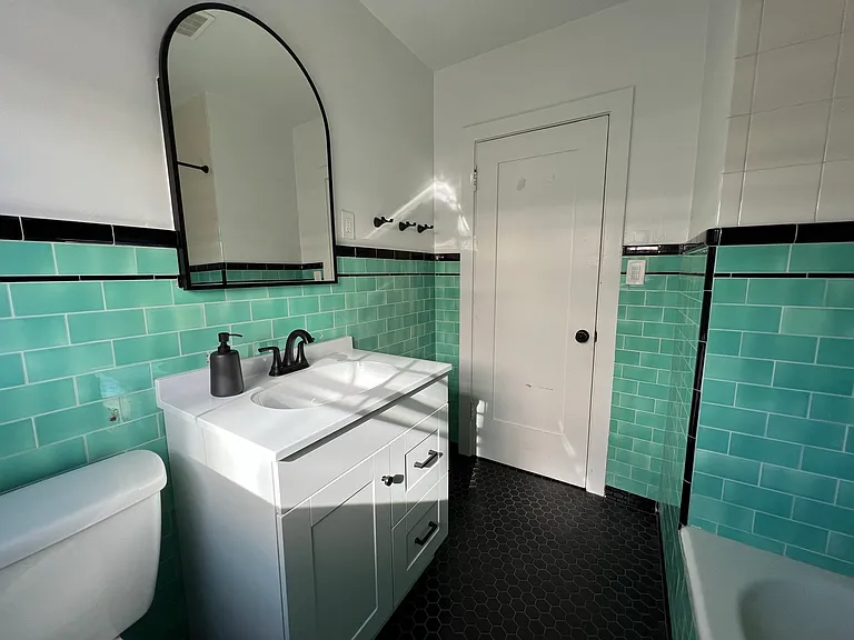 2832 S Rimpau Blvd — Photo 19