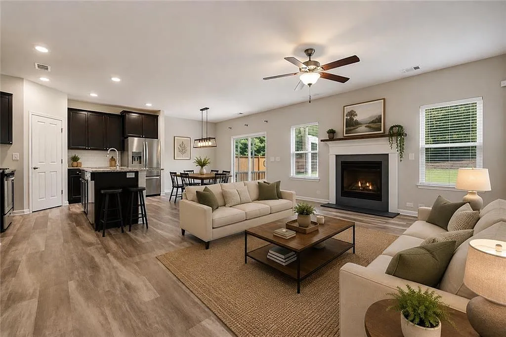 5 bed, 3.0 bath, 2893 sqft, $3,400 — Photo 4