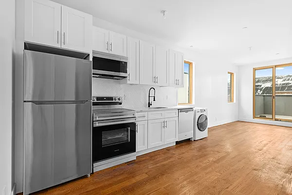 1010 Gates Avenue #6D
