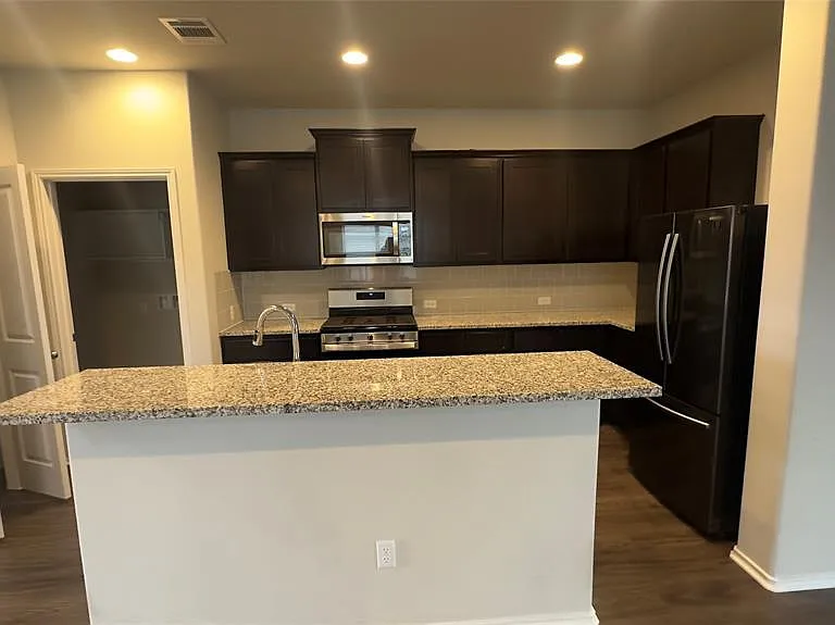 129 Goldfinch Dr — Photo 10