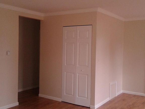 3rd image of 1335 Browne Ln
