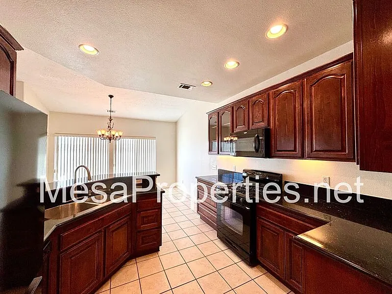 18195 Harbor Dr — Photo 11