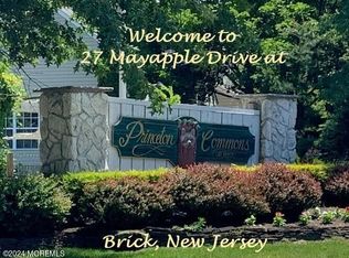 27 Mayapple Dr, Brick, NJ 08724