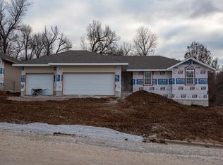 1922 W Springdale St, Springfield, MO 65803