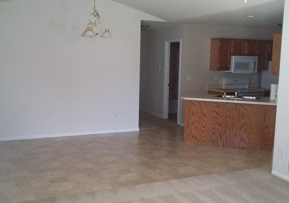 kitchen/ding area
