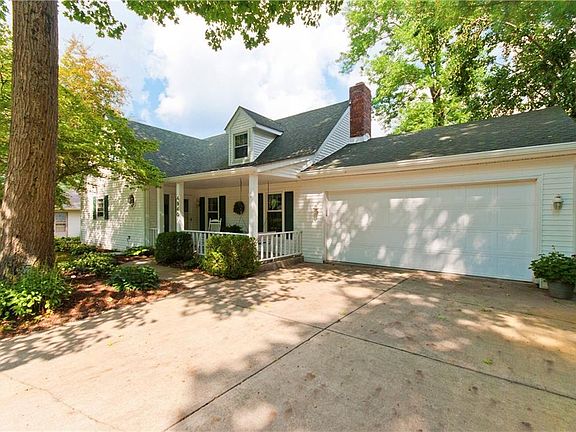 2nd image of 4940 Beechmont Dr