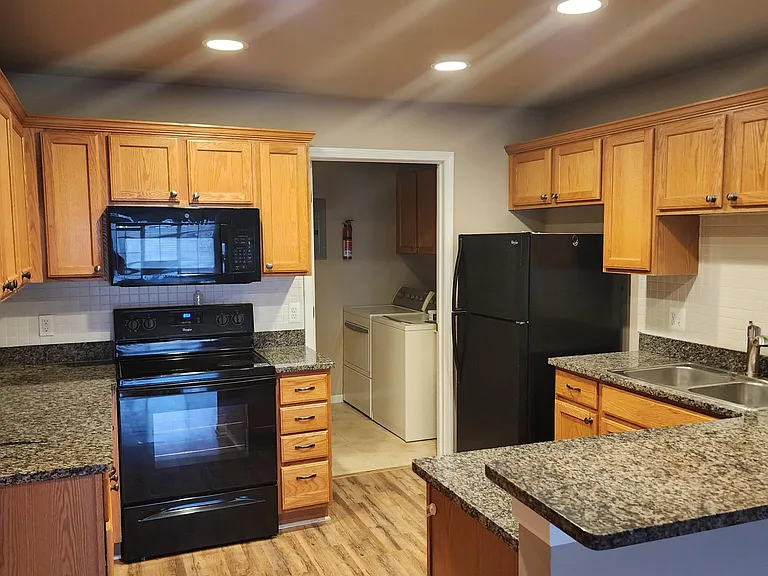 5601 Twin Oaks Dr — Photo 6