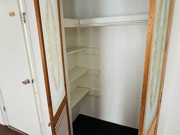 3rd image of 102 E Yates St #1/2