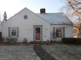 2360 Chestnut Blvd, Cuyahoga Falls, OH 44223