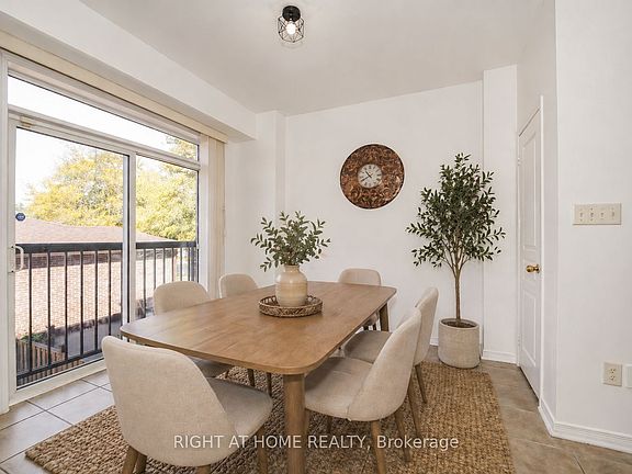 5th image of 48 Curran Hall Cres