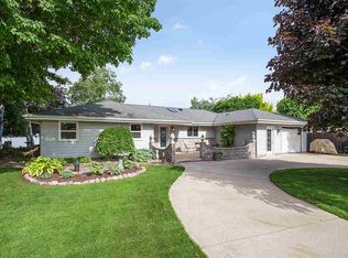 201 N Pike St, Cecil, WI 54111