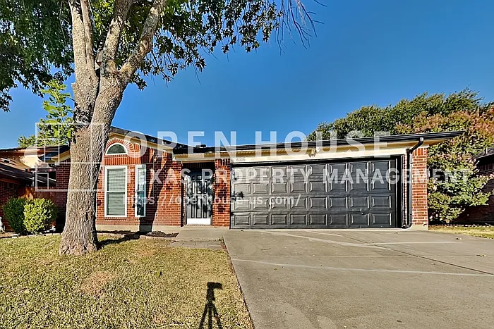 3 bed, 2.0 bath, 1428 sqft, $1,975 — Photo 1