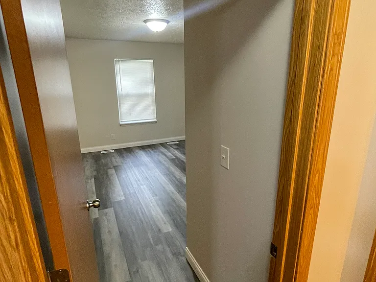 2100 Banstead Ct — Photo 9