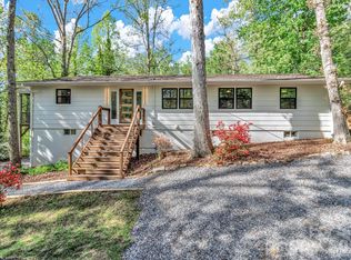 7 Angus Ln, Asheville, NC 28805