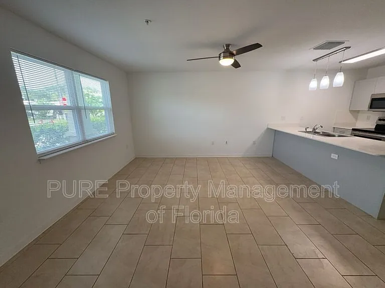 318 NE 7th Ter #102 — Photo 10