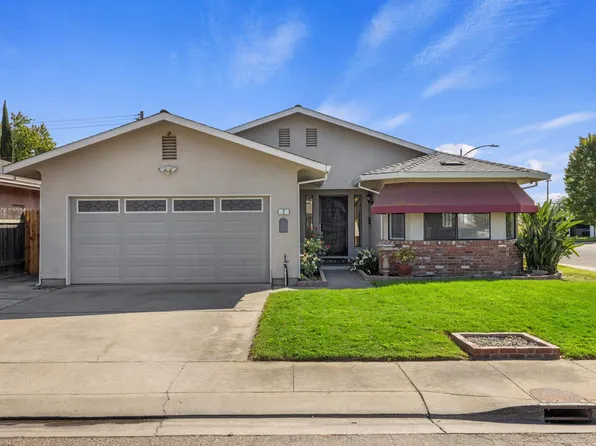 2 N Pinewood Ct, Lodi, CA 95242