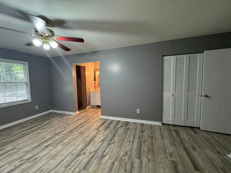 1054 Gallen Ct — Photo 12