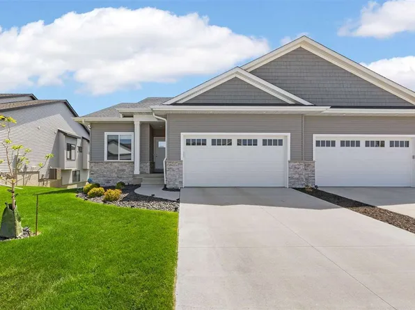 1237 Berkshire Ln, North Liberty, IA 52317