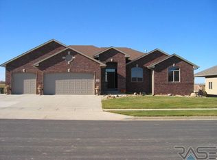 2513 S Villanova Ave, Sioux Falls, SD 57106