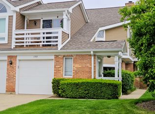 1132 Courtland Dr, Buffalo Grove, IL