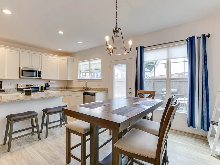 2416 Trafton Pl — Photo 33