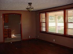 3rd image of 2073 Long St