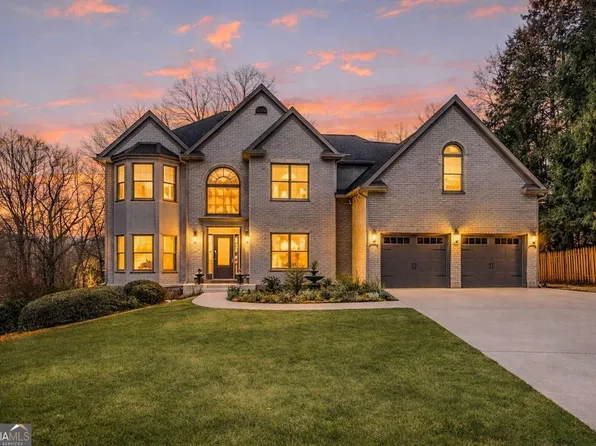 702 Greenway Trce, Woodstock, GA 30189