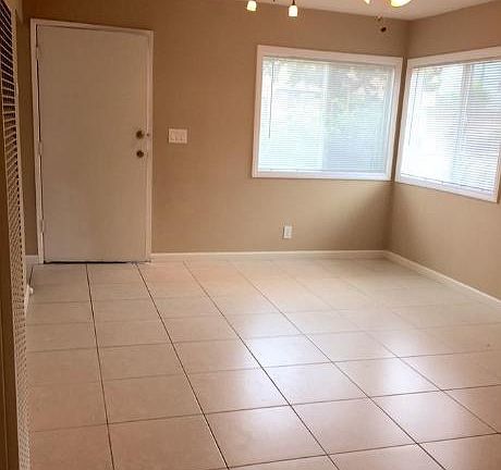4th image of 1533 W 145th St APT A