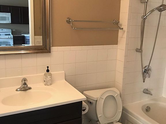 4th image of 4558 N Elston Ave #2