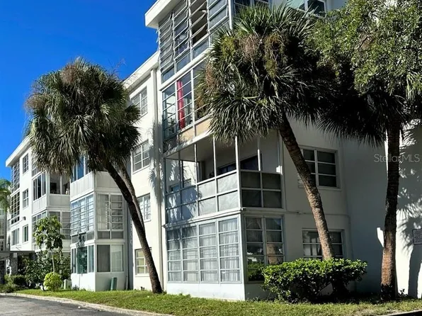 100 Waverly Way APT 201, Clearwater, FL 33756