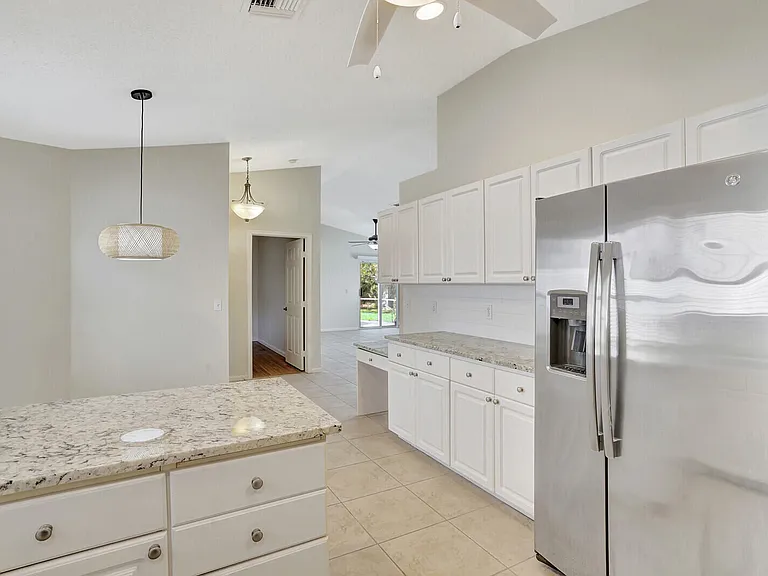 1022 Island Manor Dr — Photo 4