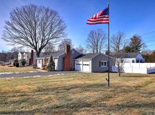 4 Walker Rd, Trumbull, CT 06611