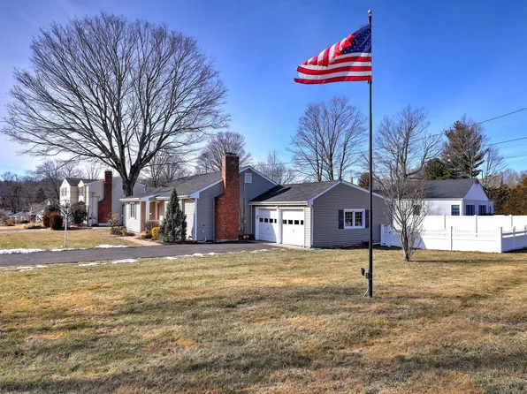 4 Walker Road, Trumbull, CT 06611