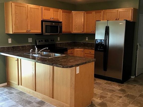 2nd image of 2063 Stace St
