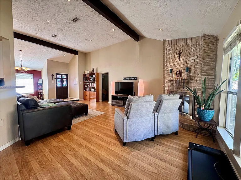8507 Grove Park Dr — Photo 6
