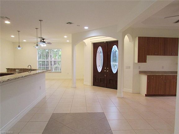 4th image of 8025 Bayshore Dr
