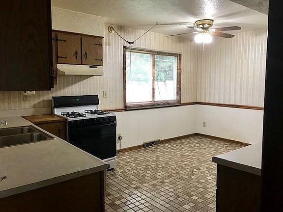 4th image of 22066 W Calvin Dr