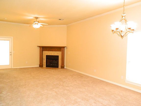 4th image of 1305 Cedar Creek Dr