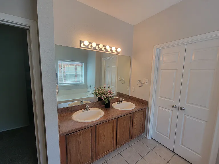 7409 Brent Way — Photo 12