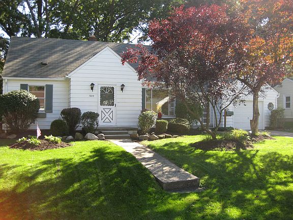 3rd image of 1600 Osage Ave