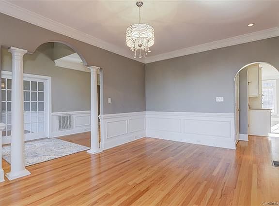 5th image of 1423 Weddington Hills Dr