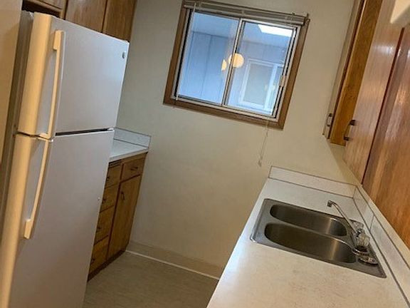 5th image of 426 NW 11th St #12