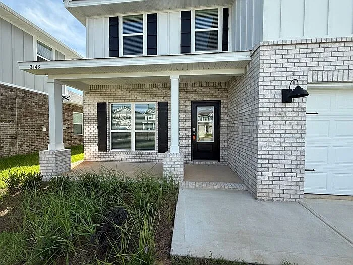 4 bed, 2.5 bath, 2464 sqft, $2,895 — Photo 3