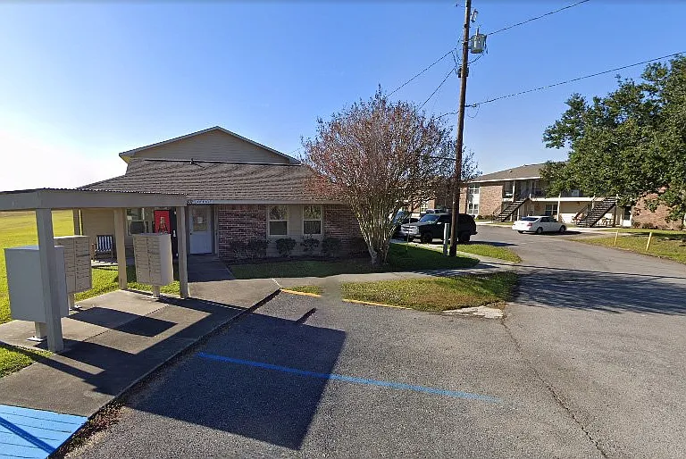 16932 W Main St #16932 — Photo 2